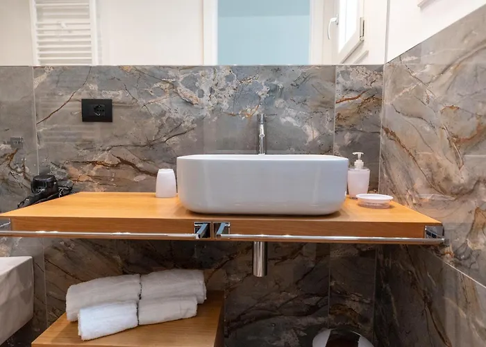 Roccamare - Comfort D'epoca E Vista Da Sogno Nel Cuore Di By Biz Апартаменти